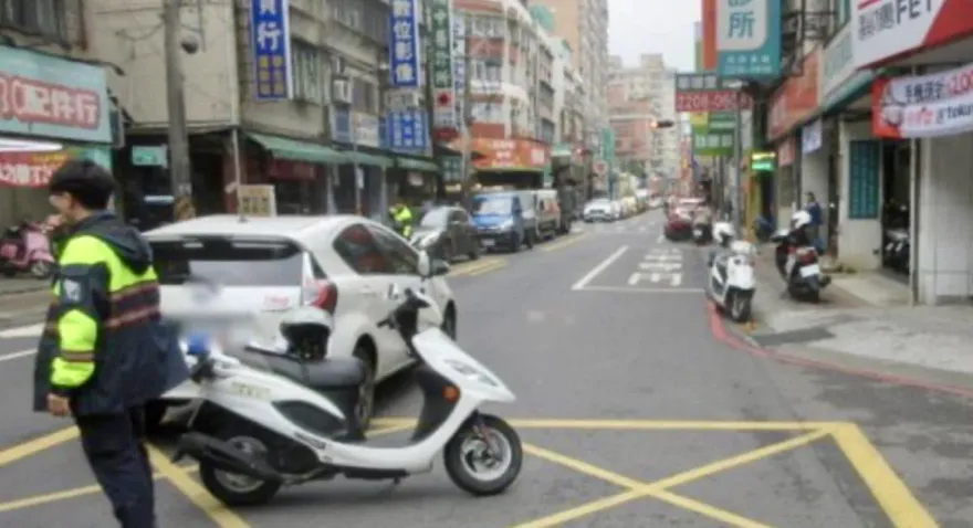 快訊/新北新莊老婦遭共享汽車撞倒　頭部重擊命危送醫
