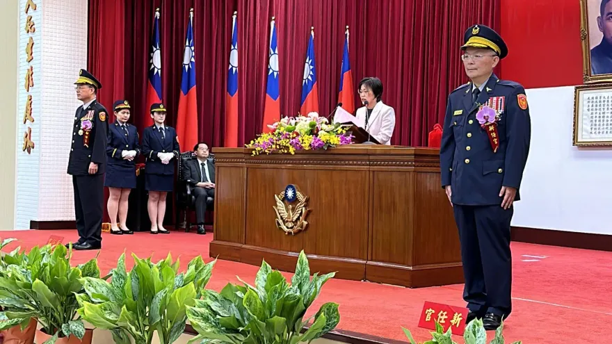 快訊/新任警政署長交接內政部長監交　張榮興：建立快樂健康警察工作