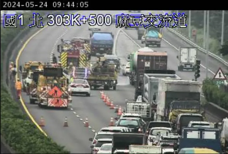 快訊/國1麻豆段火燒車！火勢已撲滅　僅剩1車道可通行