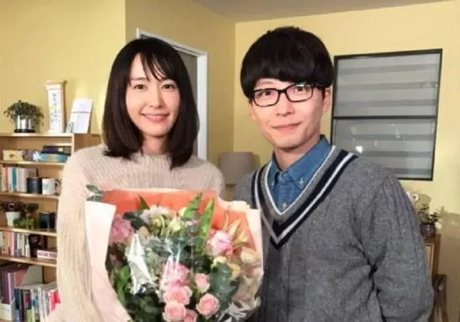 吻合「出軌封口費」？星野源經紀公司收入增加卻下調營利　10億日圓驚人巧合曝光