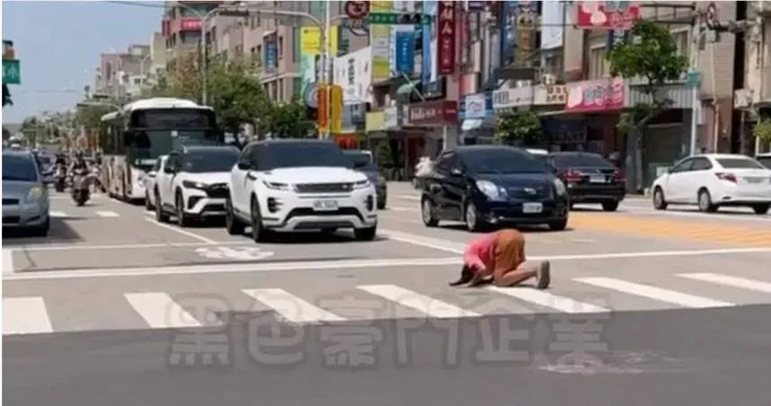 翻滾吧！行人！　台中清水婦人斑馬線上前滾翻　離譜舉動全網看傻