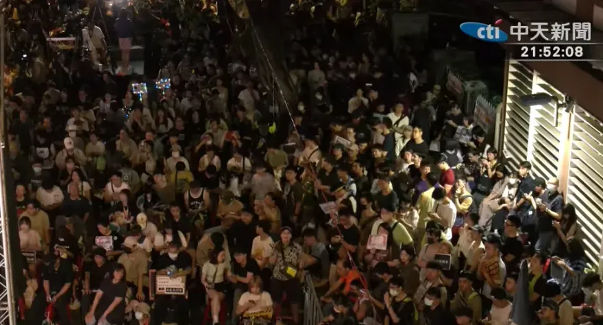 名醫不忍了！開轟民進黨嫌票太多：用激進人群綁架全體、用暴力對抗國會