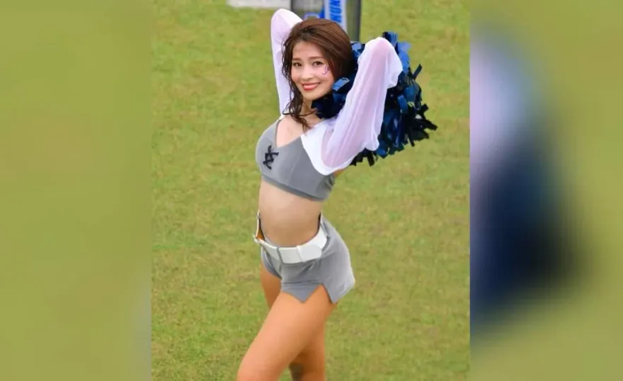 當啦啦隊長第9年...土屋太鳳正妹親姊「微笑扭腰應援」超吸睛