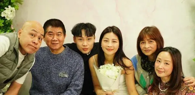 顏佑庭不藏了！密婚4個月「公布老婆長相」　大方認愛惹哭網