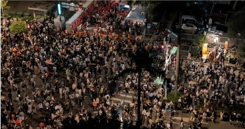青鳥行動淪電音趴？台大兒童醫院變搖滾區　家屬控：攝影師跑上來病房拍照