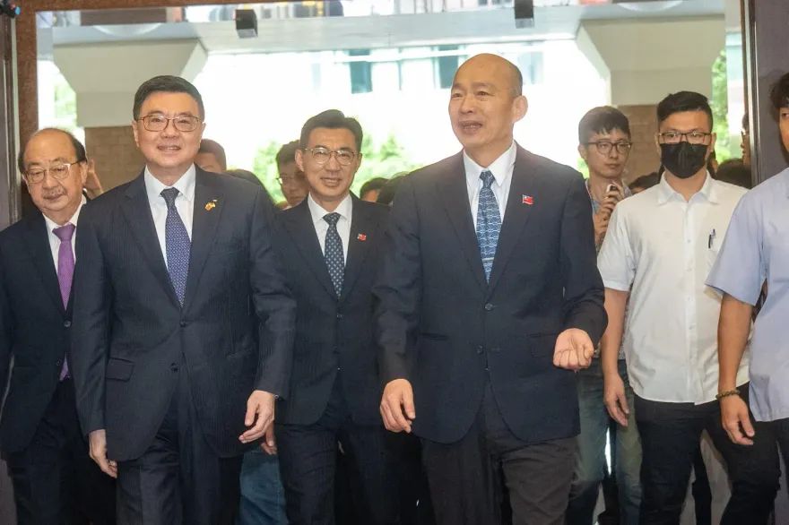 卓榮泰致電韓國瑜國會改革法案三讀踩煞車惹議　政院急澄清