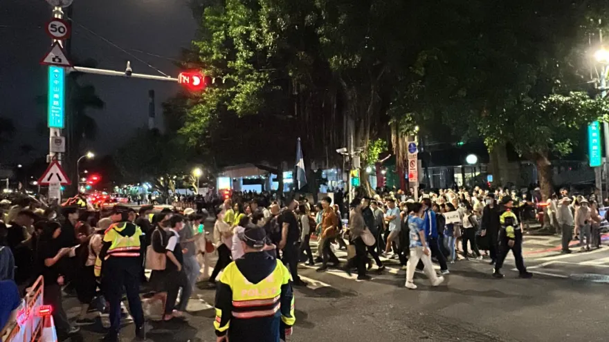 快訊/青鳥行動主辦單位喊「現場2萬人」　警擴大交管中山南路雙向快車道