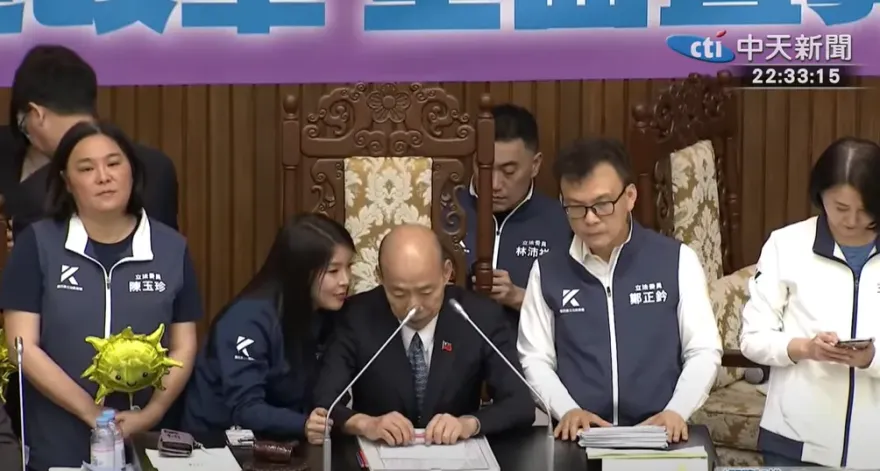 立院三讀通過國會改革法案！　韓國瑜32字吐心聲　破萬網友朝聖力挺