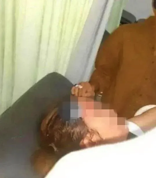樂園意外！印尼遊樂設施鋼繩突斷裂整座倒塌　勇母為救小孩頭部遭重創