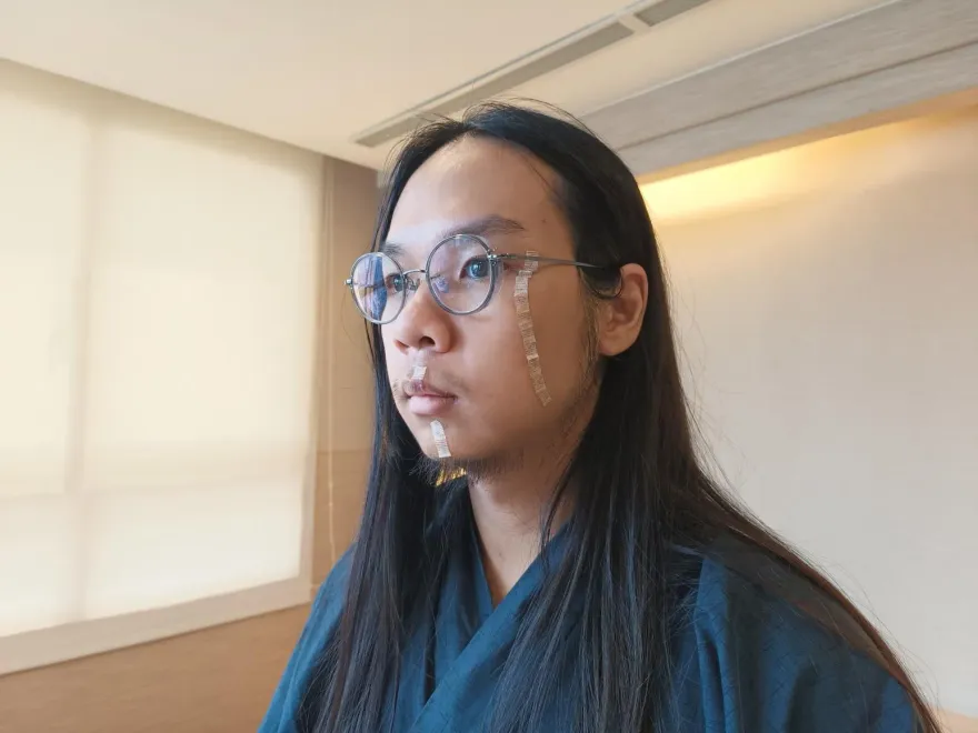 「長髮哥」與4年女友分手！因生活模式大變　自嘲「愛情被砍傷」