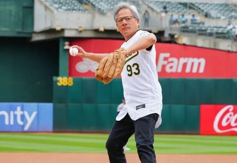 盤點中職歷年開球大咖！黃仁勳下午現身大巨蛋　史上身價最高開球嘉賓