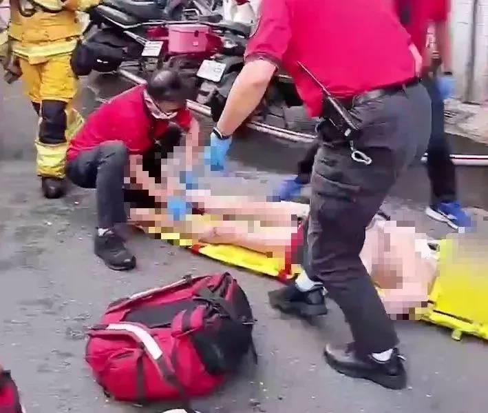 影/嘉義公寓3樓火警、他衝5樓跳下！摔壞休旅車　80%燒燙傷全身血