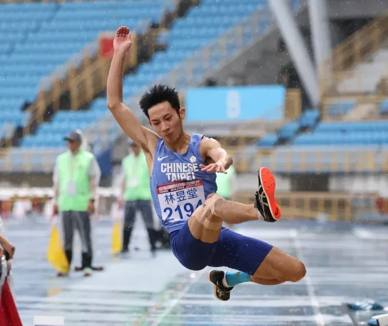 林昱堂「1公分」險勝！傷後復出國際賽首金到手　楊俊瀚大雨中摘銅