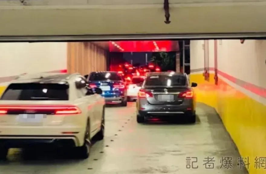 大雨塞爆！高雄義享天地停車場「回堵超過90分鐘」　民眾崩潰：高鐵都到台北了