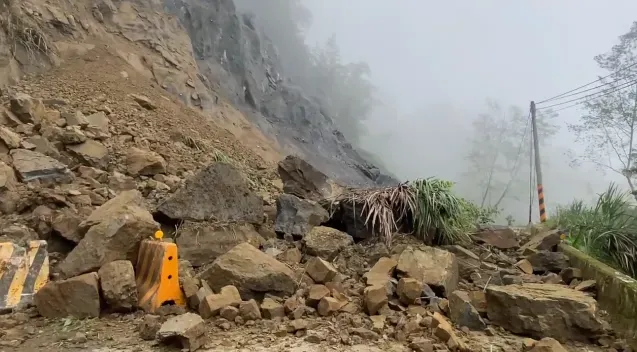快訊/3天3起山崩！嘉義166縣道「梅山-瑞里」土石坍　道路中斷