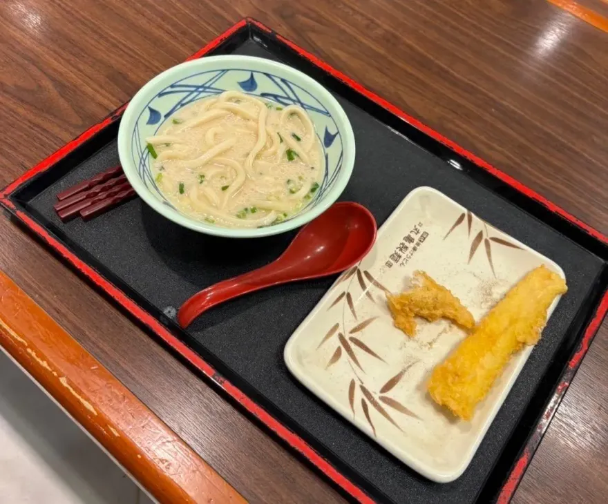 那不是廚餘！他點「丸龜」後如廁　回來見陌生人在扒麵怒報警