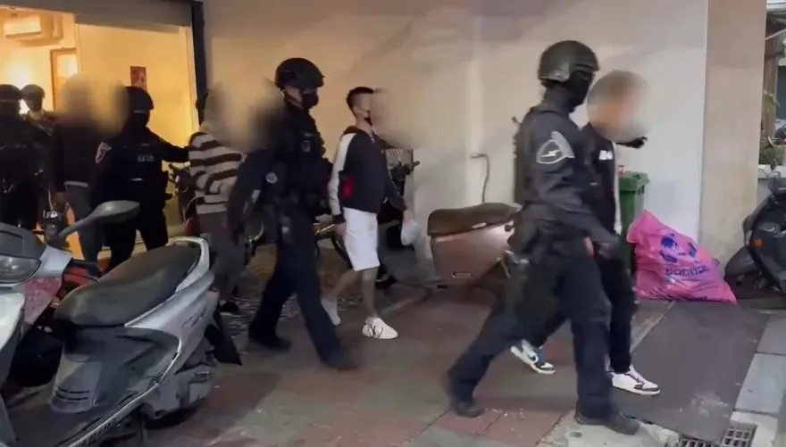 影/警攻堅黑幫詐騙集團據點逮7人　追回被害人459萬現金退休老本