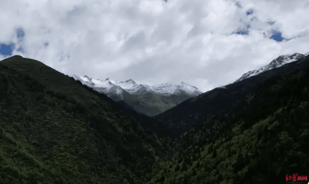 5遊客揪團爬雪山遇大霧！1人自5千米海拔墜崖亡　當地人曝：未經許可擅入