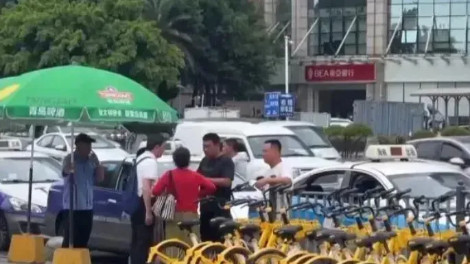 專坑遊客！陸官媒踢爆鼓浪嶼「宰客一條龍」　監管單位管不了「灰色產業鏈」