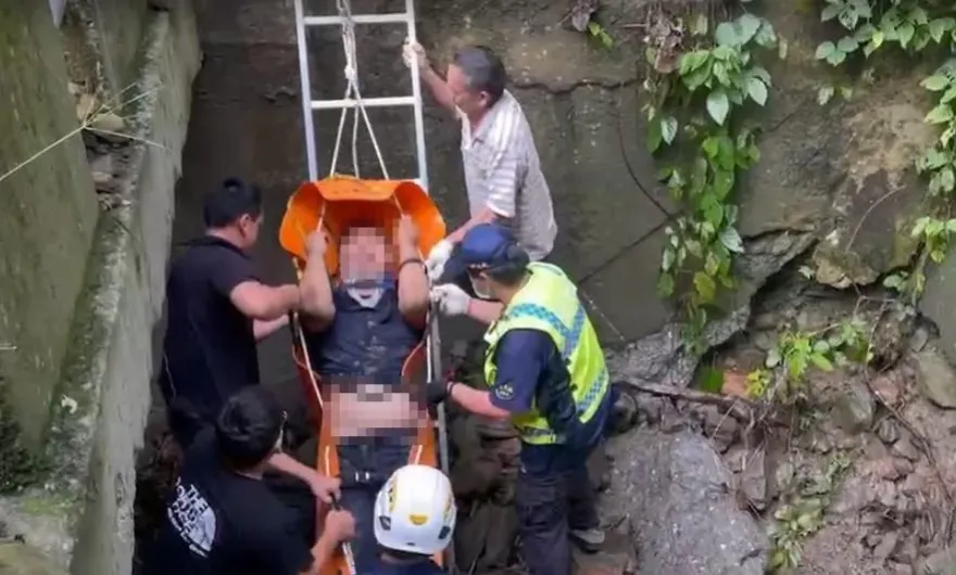 天雨路滑！嘉義男墜百米深谷　警消「徒手拉繩2小時」成功救援