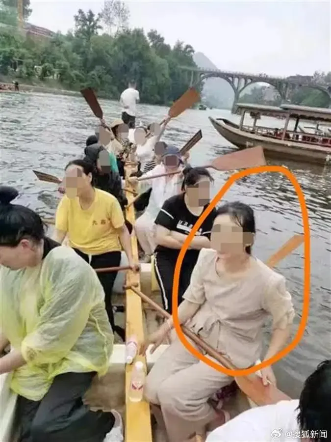重慶龍舟隊賽前訓練翻覆致3死！官方急取消賽事　家屬曝船上未配救生衣