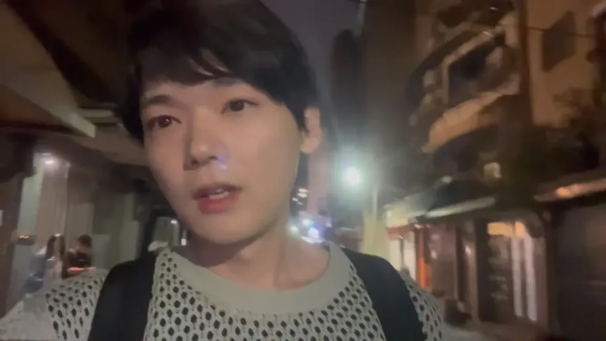 影/黃仁勳吸大批人潮包圍！日星古川雄輝「同場圍觀」被認出　親切自拍畫面曝