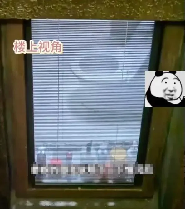 鄰居阿姨突提醒「小心百葉窗」　她檢查後大崩潰：像裸奔3年