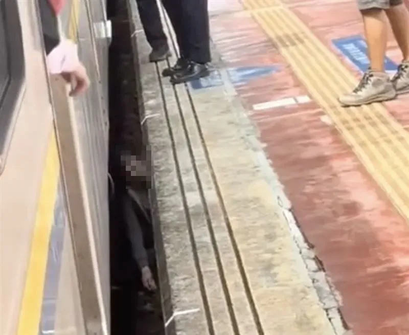 連假驚魂！斗六29歲女摔入列車、月台縫隙　眾人緊急拉起