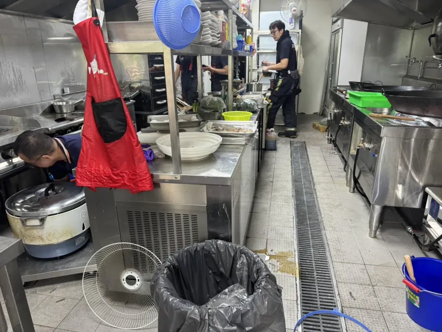 快訊/台中大里自助餐店氣爆！2員工送醫「1人全身60％燒燙傷」