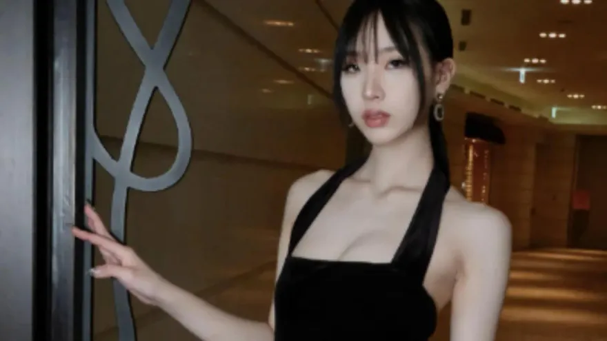 小S大女兒Elly畢業了！辣曬雪白美腿　她自誇：誰這麼會生啊？嚇死人