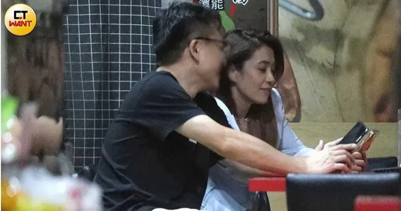 離婚7年傳戀情！柯以柔「勾斯文男約會」被拍　新歡身分曝光