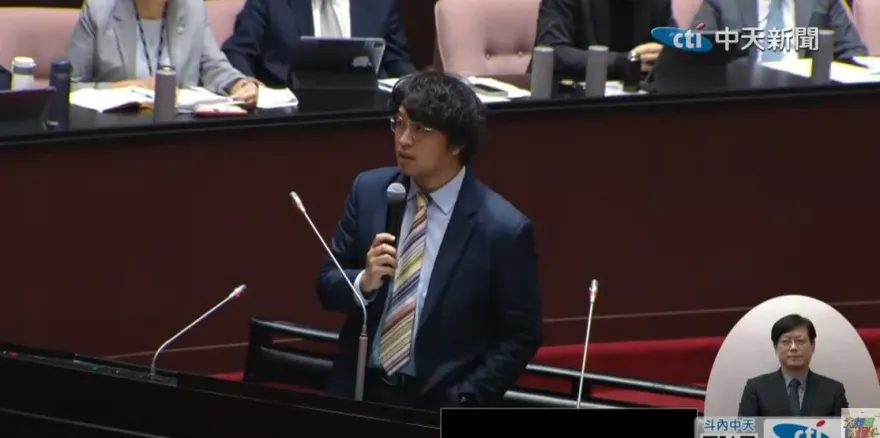 「ChatDPP」也認證沈伯洋第五縱隊是假議題　粉專酸騙錢課程：還我900元