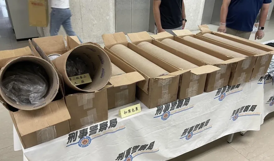 影/聖誕飾品包裹夾藏5千萬大麻入境　黑幫成員僱癌末病患收貨超無良