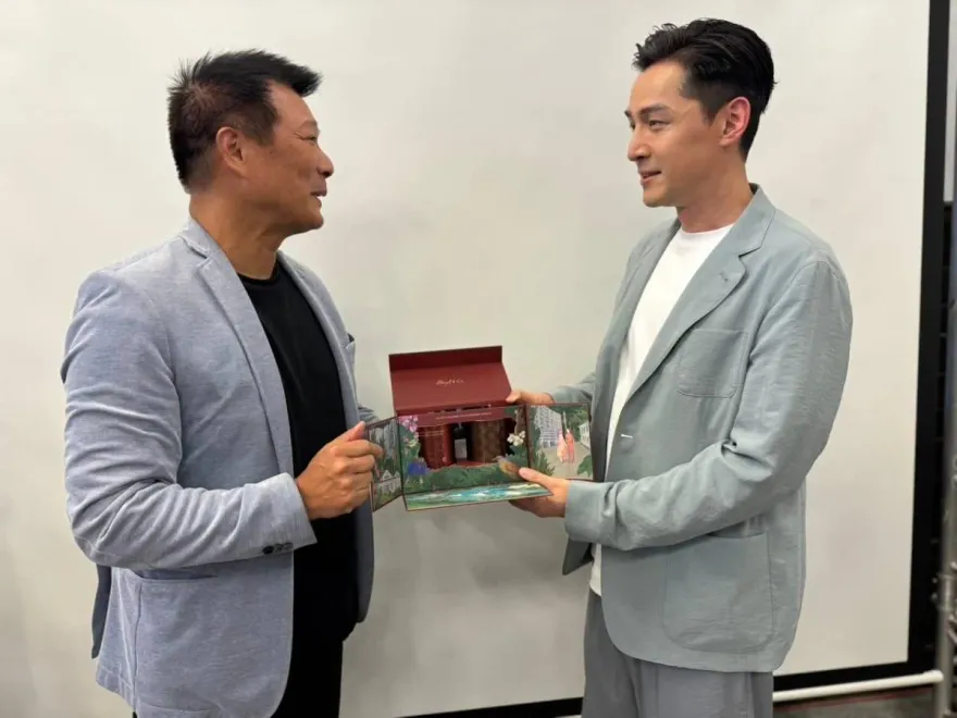 胡歌旋風訪台！蔡詩萍曬合照樂當粉絲