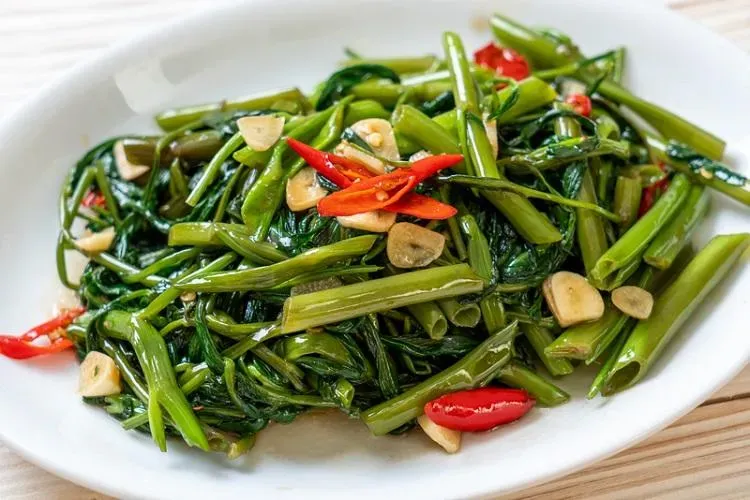 熱炒必點「神菜」！醫曝「空心菜」不僅降火解毒　還可控制膽固醇
