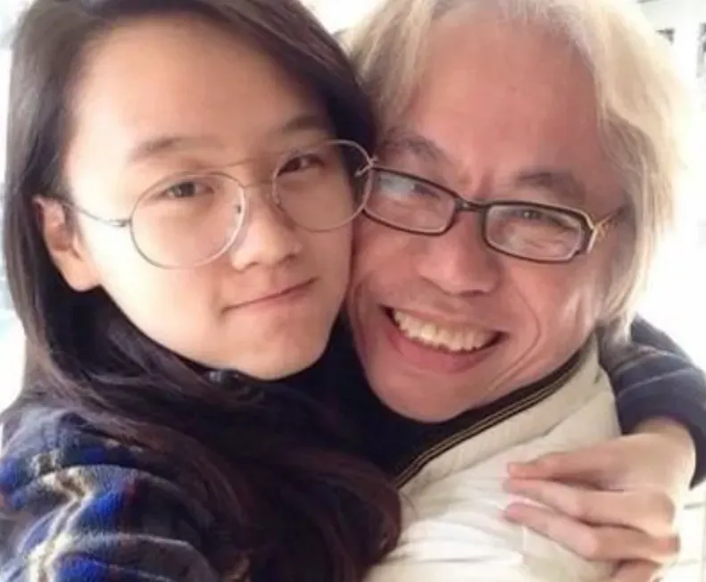 昔脫序流落街頭！「爺孫戀」林靖恩神隱半年現身了　近況曝光超驚人