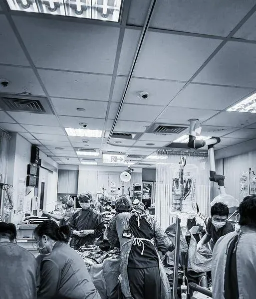 「我們努力承接每一個想活下去的！」醫療現場告急聲的背後真相