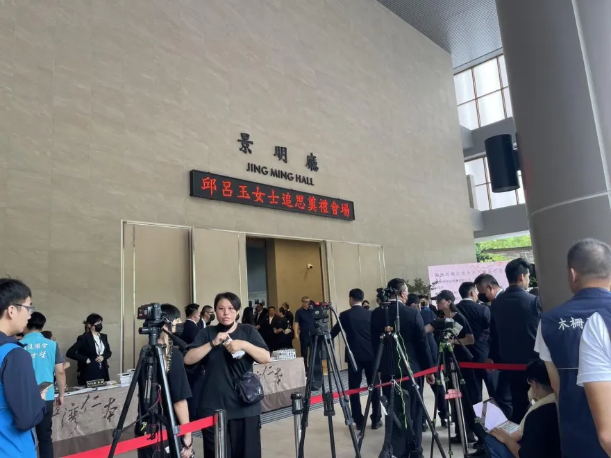 以張惠妹歌曲送別母　邱瓈寬落淚「哇災」憶兩人相處點滴