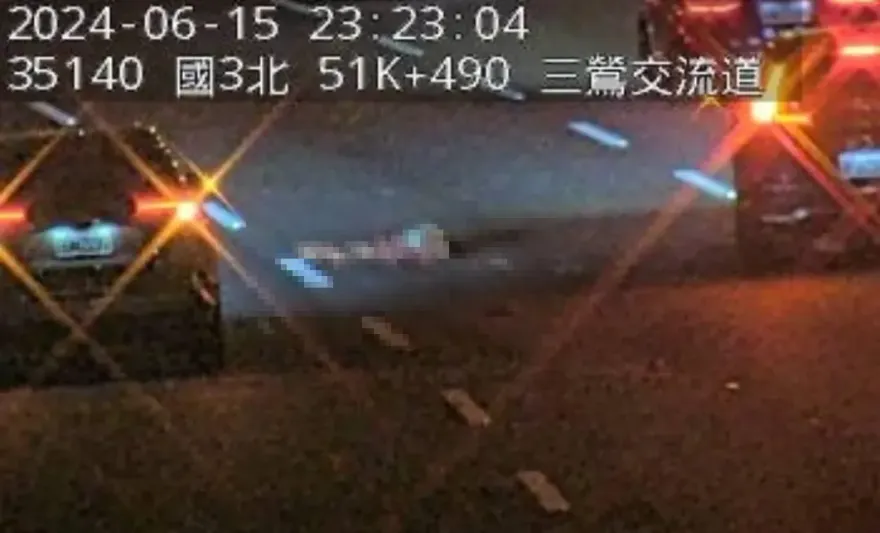快訊/國3鶯歌段「失智翁逆向走內車道」被撞到支離破碎　當場慘死