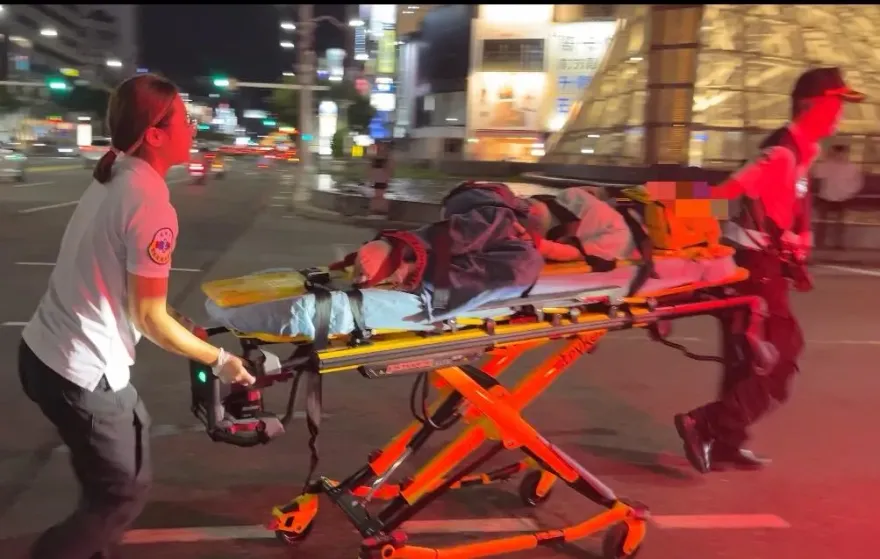 快訊/高雄派出所外嚴重車禍！女子慘被壓轎車底　死亡人數曝光