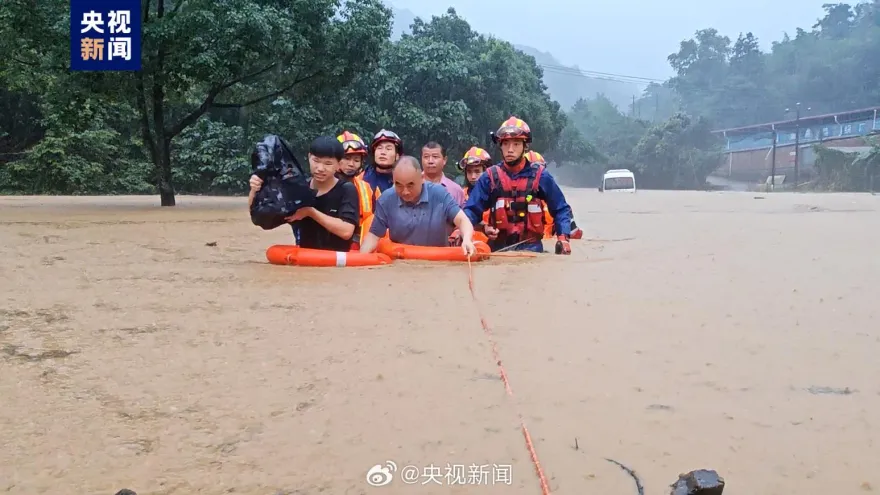 福建特大暴雨釀山崩「4死2失蹤」！近4百房屋倒塌　當局：達極端事件強度