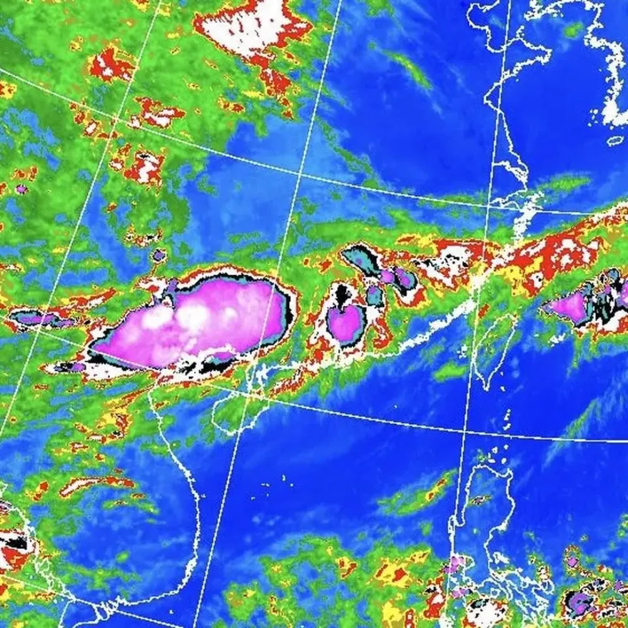 500公里「紫色致災暴雨彈」就在台灣旁！未來一週天氣曝光