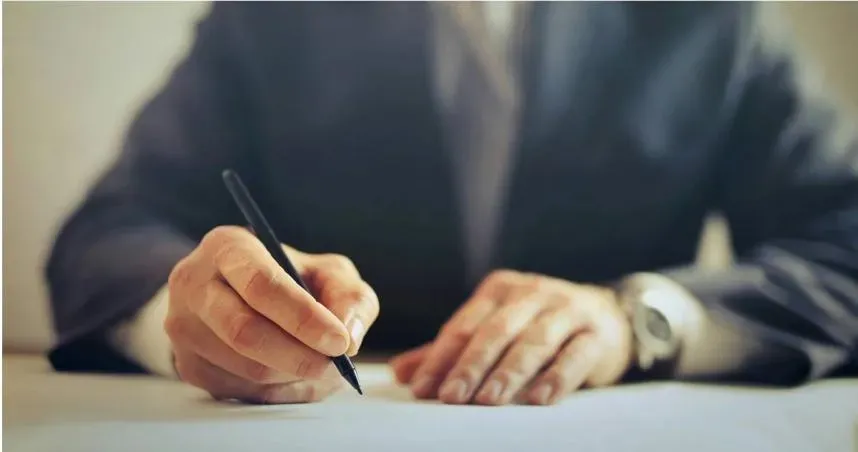 法律志工=免費勞工？要律師資格但不支薪…清大教授遭網罵翻