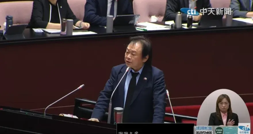 左批郭智輝核電自走砲、右轟童子賢沒知識　王世堅總質詢炮火四射