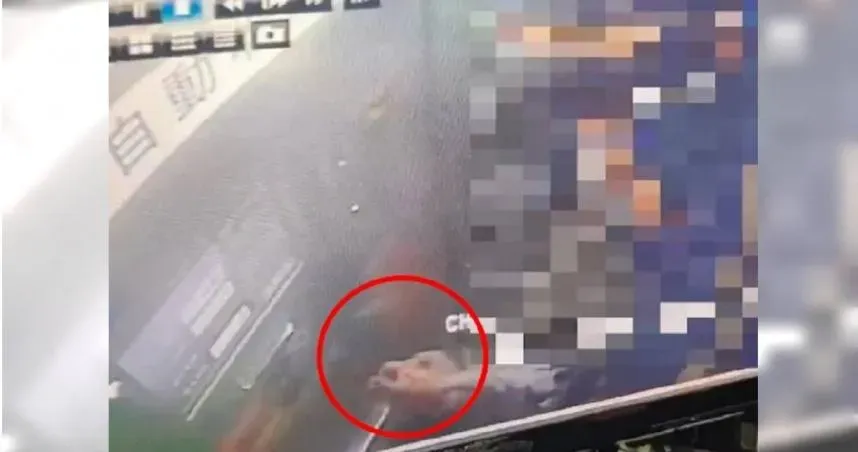 停車票卡被掉包！女忘拿折返驚見「100變1640元」　氣炸報警
