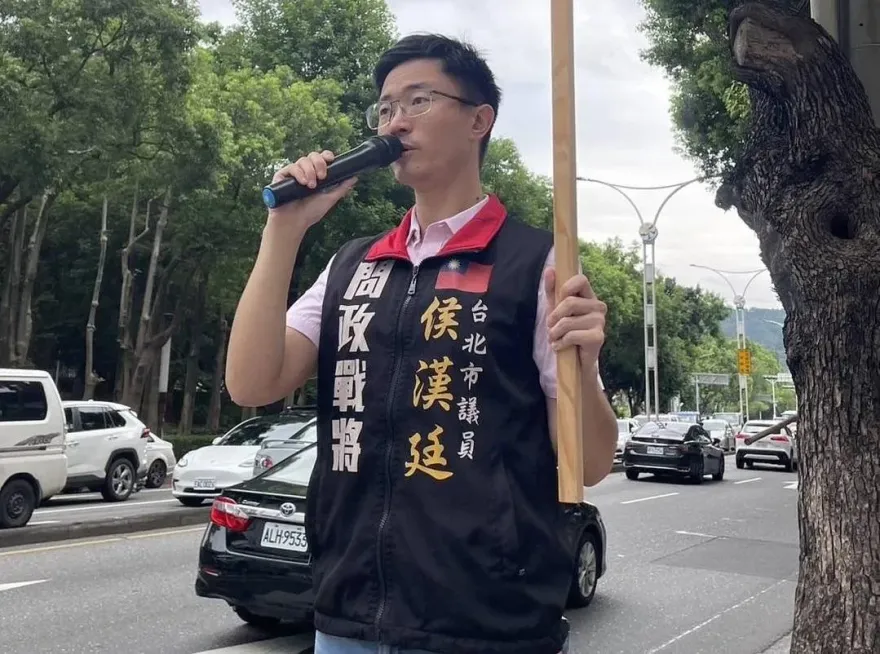 街頭宣講遭嗆「外省豬滾去大陸」 侯漢廷高EQ回擊一句話