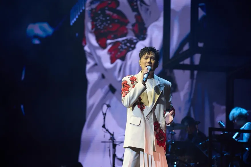 張信哲成華人之光！登杜拜演出上千外媒熱烈報導
