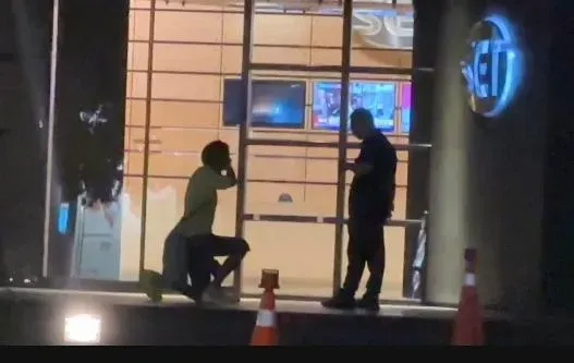 快訊/唐治平衝三立電視台下跪！不爽遭逼認屍：我說了800次那不是我媽
