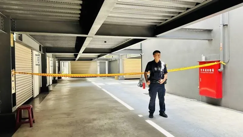 影/警匪對峙現場曝！嘉義醋男宰情敵摩鐵自戕亡　犯案時連他兒子也一起砍