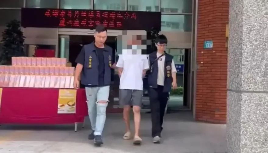 影/三重無業男靠賣菸彈月入10萬　警突襲搜索查扣4千顆市值百萬